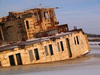 Der Wintermorgen am Schiffsfriedhof von Tschernobyl
