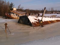 Der Wintermorgen am Schiffsfriedhof von Tschernobyl