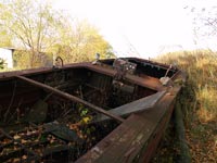 Kutter an Ufer kühlteich vom AKW Tschernobyl